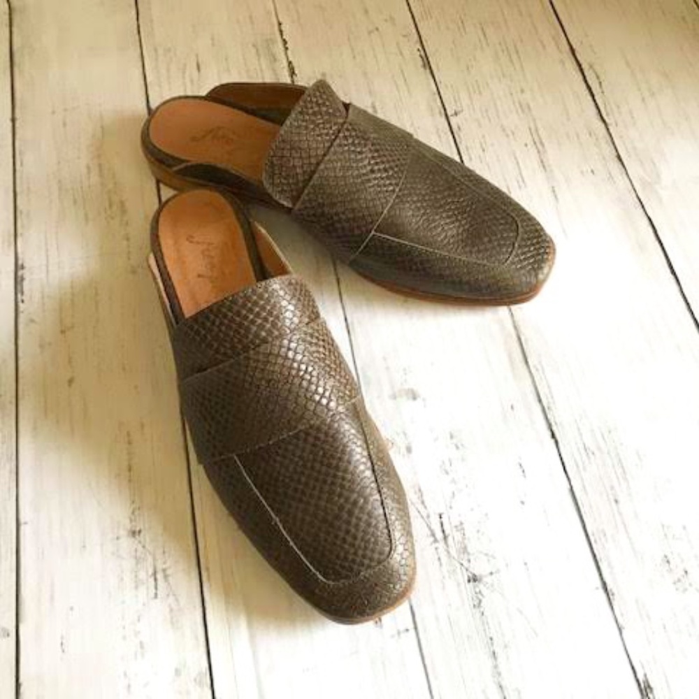Free People Brown Snakeskin-Textured Leather Slip-On Mules